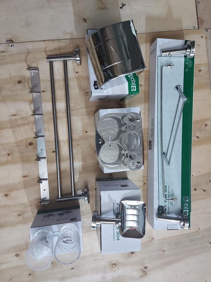 Bộ 6 món phụ kiện phòng tắm chân tròn LUCO I304 - T1
