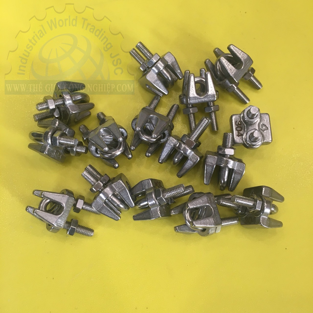 Ốc siết cáp mạ kẽm 6m