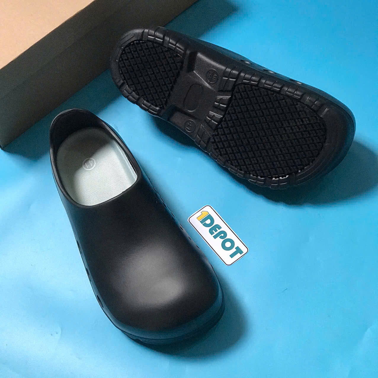 Giày đầu bếp mũi cứng đế cao su chống trơn trượt GB02, size 36-45