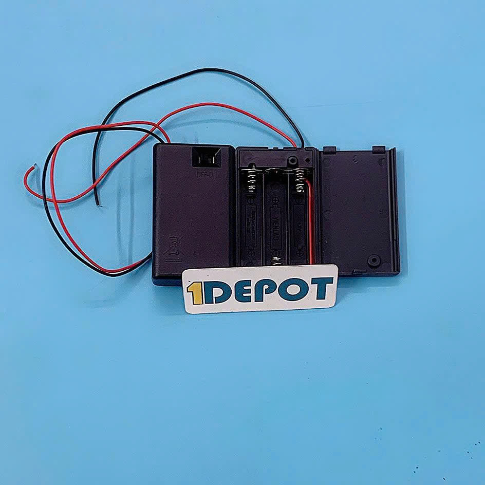 Hộp đế 3 Pin AAA có nắp và công tắc