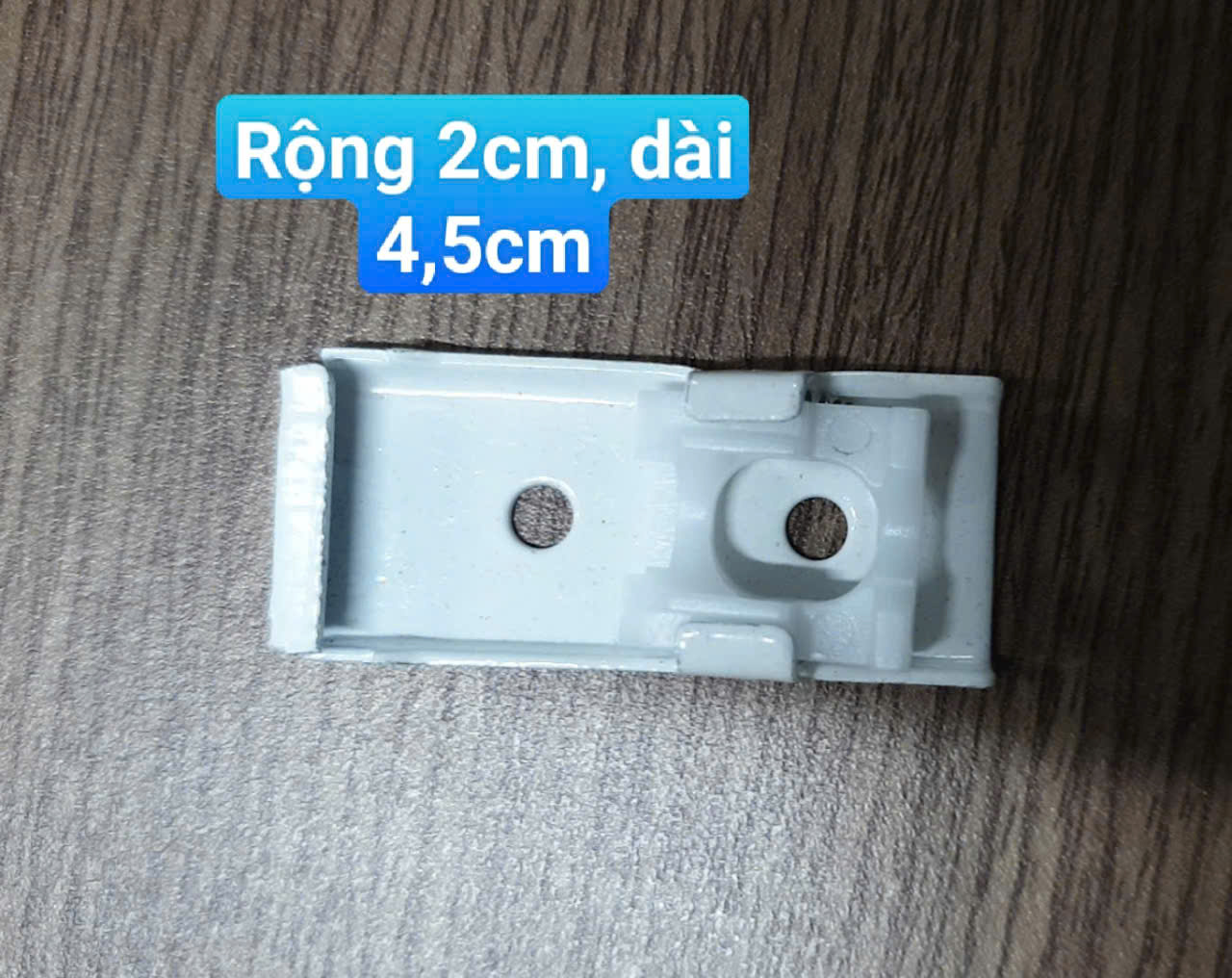 Pát sắt dùng cho thanh ray treo rèm, kích thước dài 45mm, rộng 20mm
